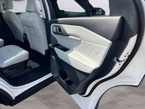 2025 Ford Explorer Platinum