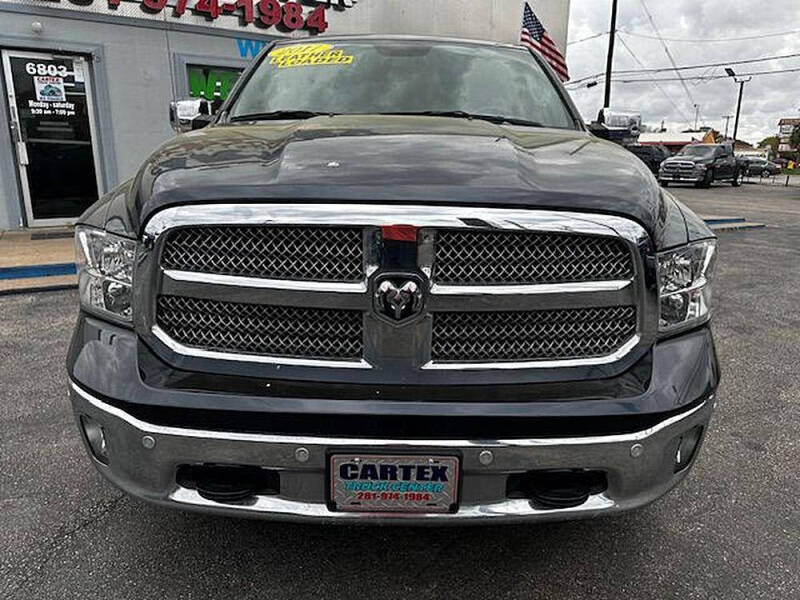 2017 RAM 1500 SLT
