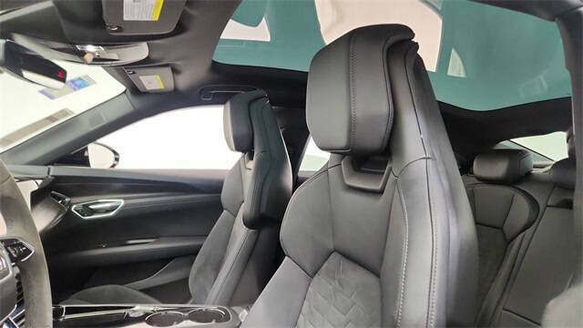 2022 Audi e-tron GT quattro Premium Plus