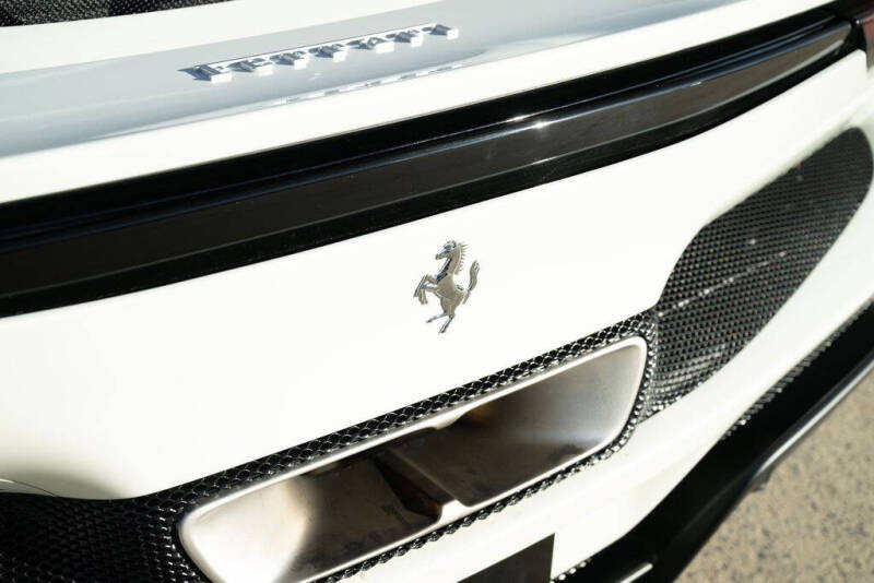 2024 Ferrari 296 GTS