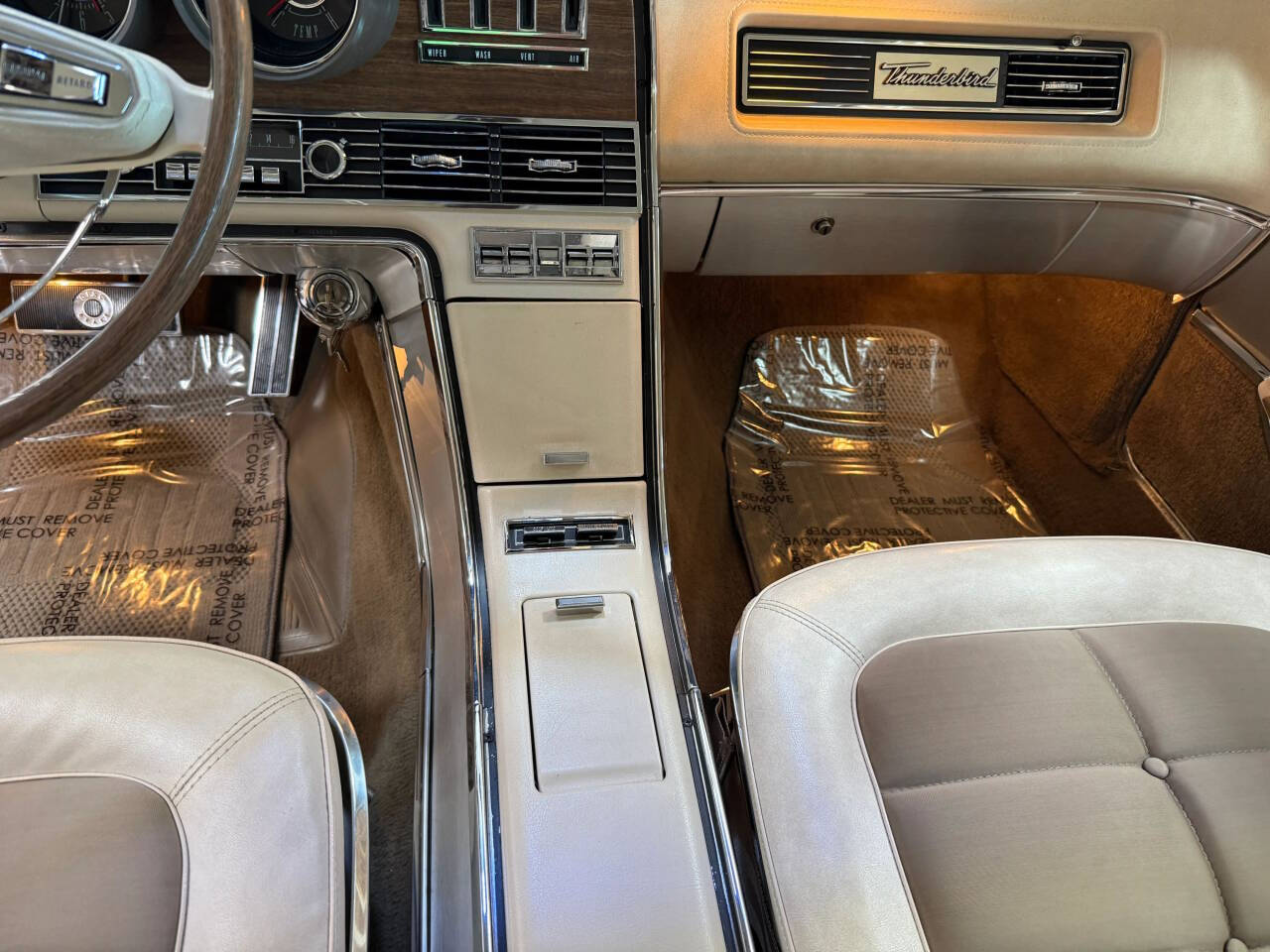1967 Ford Thunderbird 41