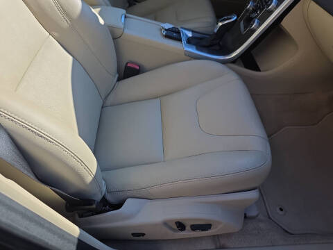 2015 Volvo XC60 T5 Drive-E Premier