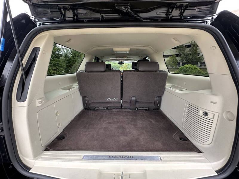 2011 Cadillac Escalade ESV Platinum Edition