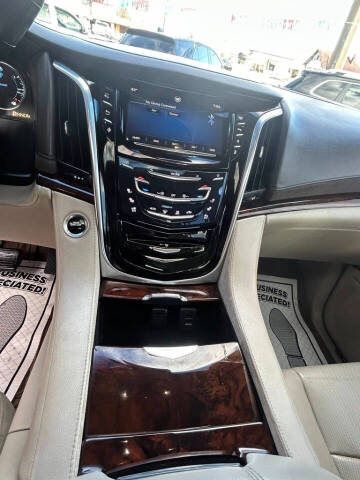 2015 Cadillac Escalade Luxury
