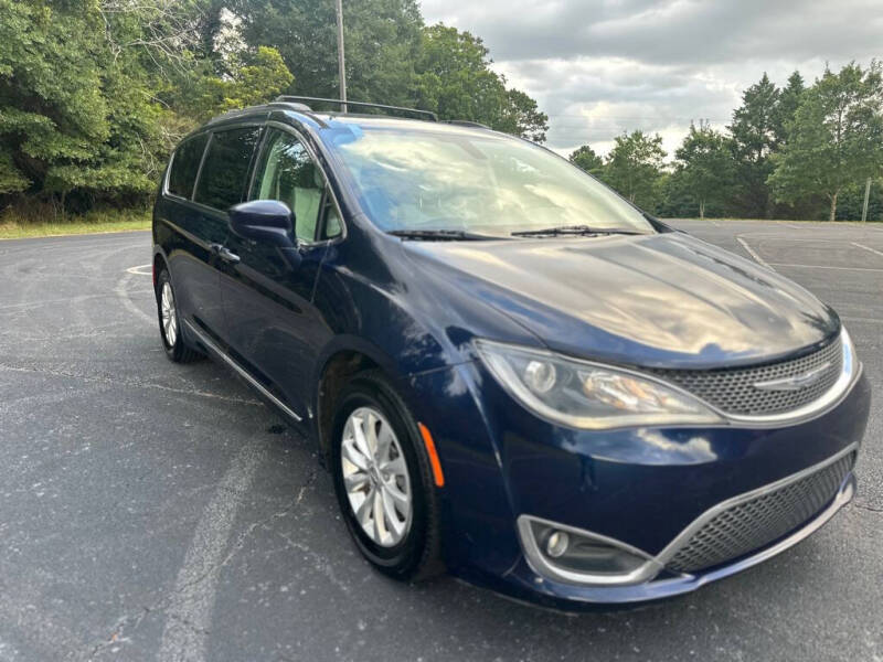 2017 Chrysler Pacifica Touring-L