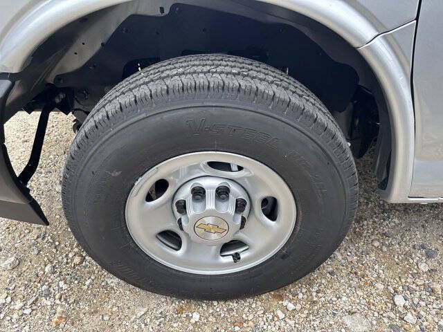 2025 Chevrolet Express 2500