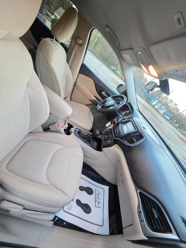 2019 Jeep Cherokee Latitude