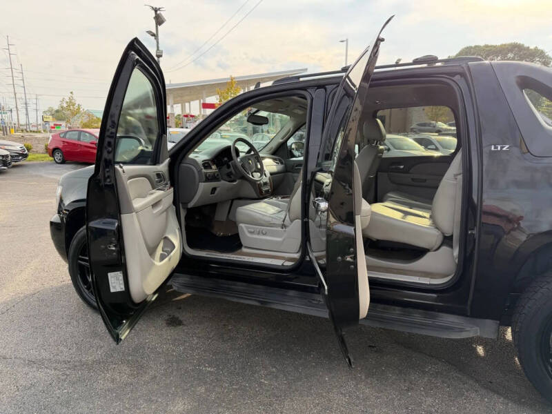 2011 Chevrolet Avalanche LTZ