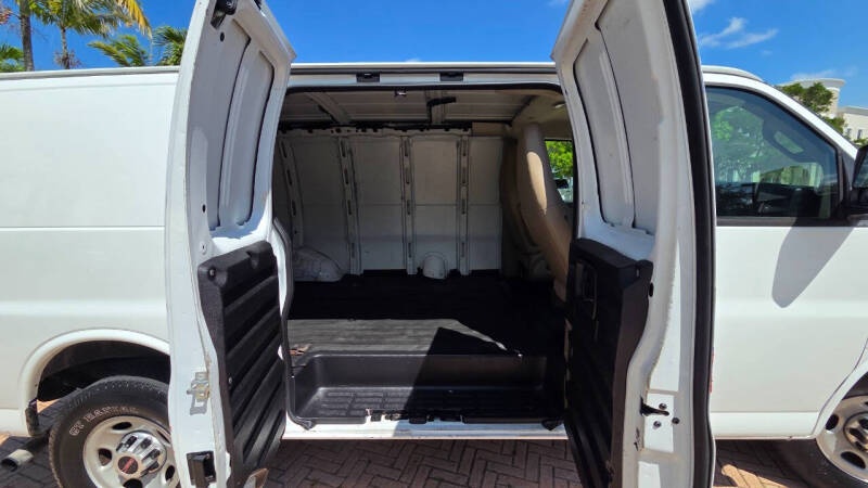 2017 GMC Savana 2500