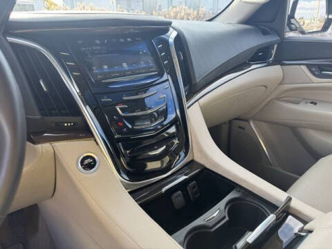 2018 Cadillac Escalade Luxury