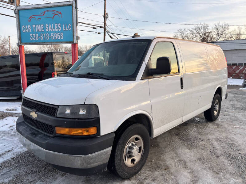 2018 Chevrolet Express Cargo Work Van's photo