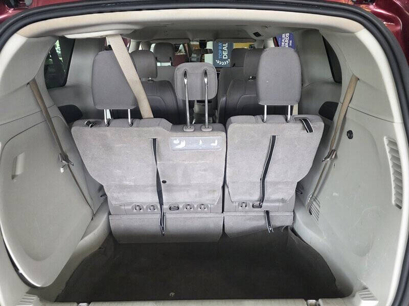 2021 Chrysler Voyager LX