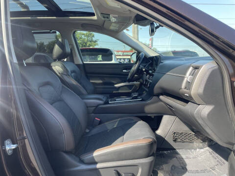 2022 Nissan Pathfinder Platinum