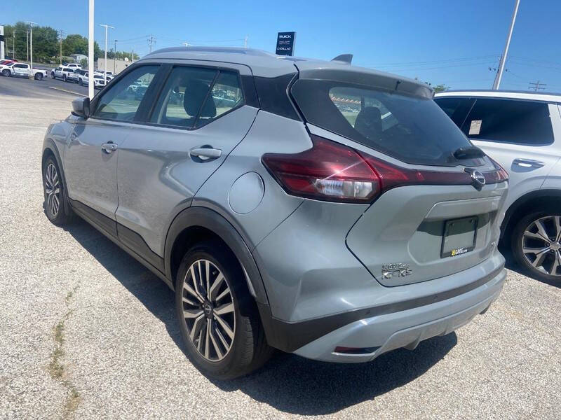 2022 Nissan Kicks SV