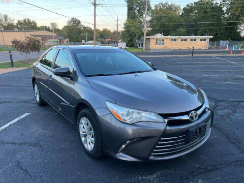 2017 Toyota Camry for sale at Premium Motors in Saint Louis MO