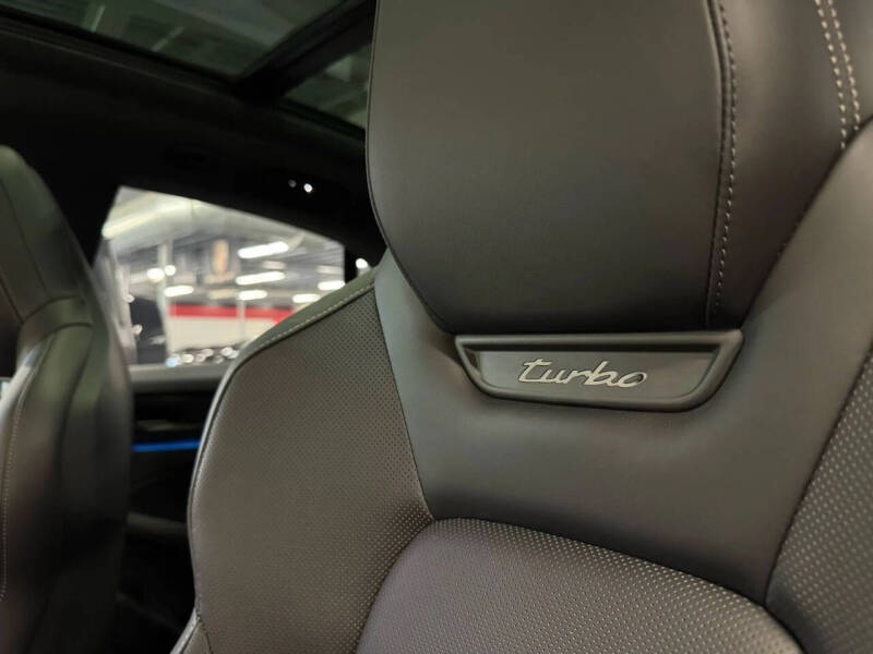 2024 Porsche Macan Turbo Electric