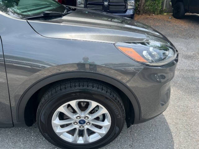 2020 Ford Escape SE
