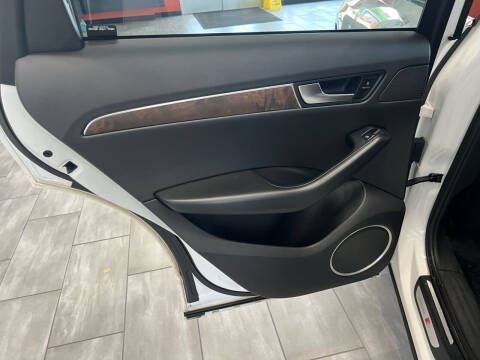 2011 Audi Q5 3.2 quattro Premium Plus