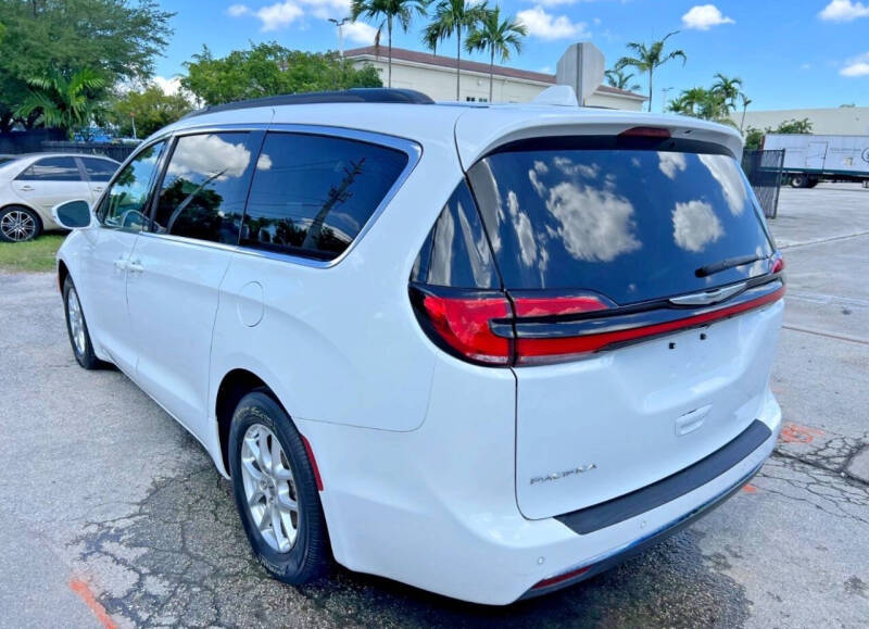 2022 Chrysler Pacifica Touring L