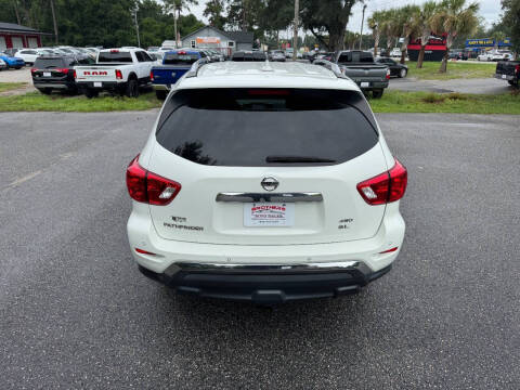 2020 Nissan Pathfinder SL
