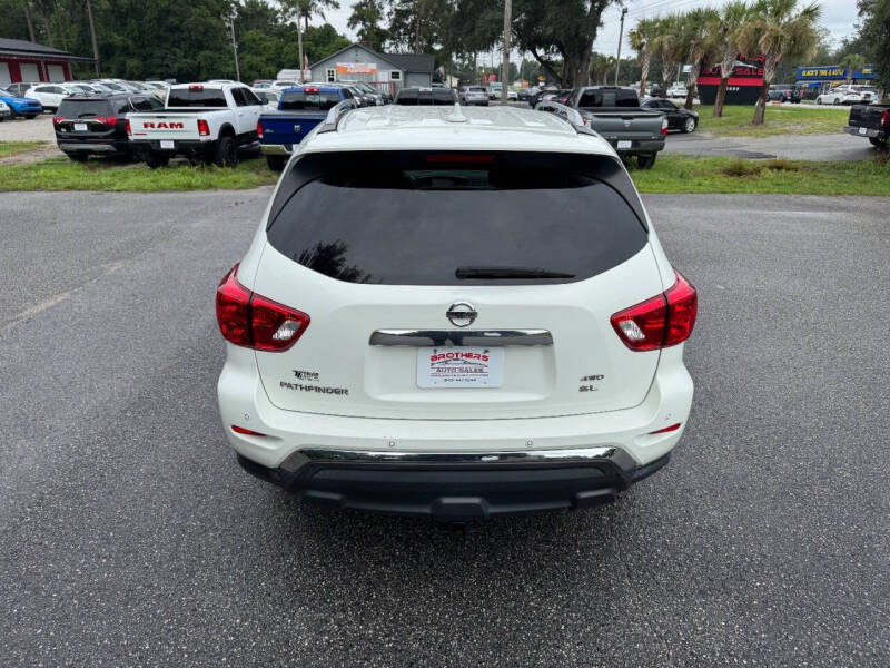 2020 Nissan Pathfinder SL