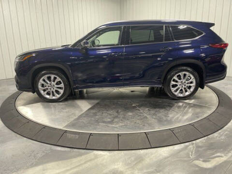 2020 Toyota Highlander for sale at HILAND TOYOTA in Moline IL