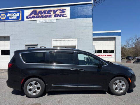 2017 Chrysler Pacifica Touring-L Plus
