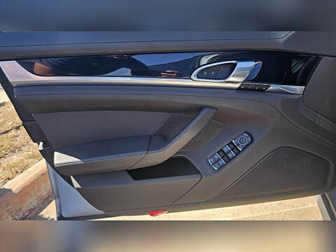 2016 Porsche Panamera