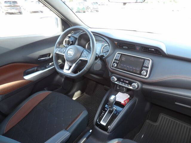2019 Nissan Kicks SR