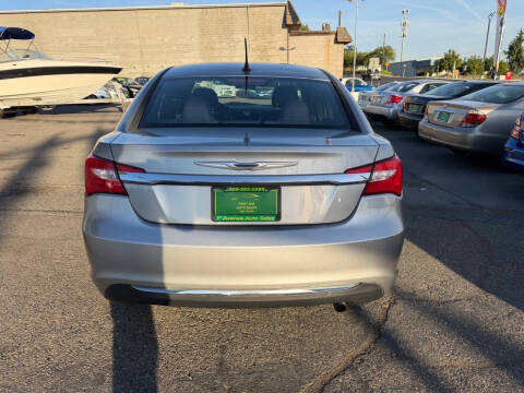 2013 Chrysler 200 LX