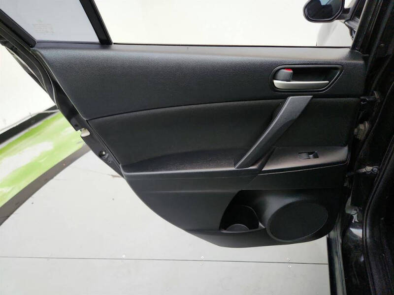 2013 Mazda MAZDA3 i Touring