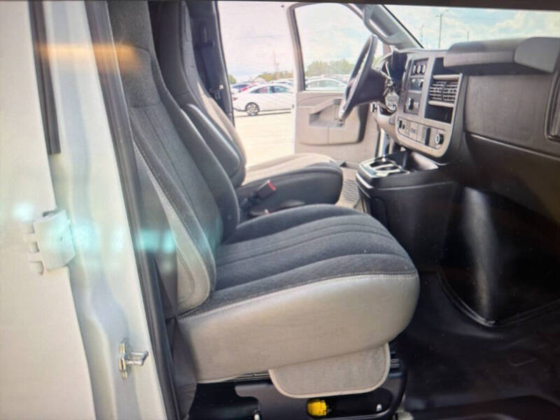 2024 Chevrolet Express 2500