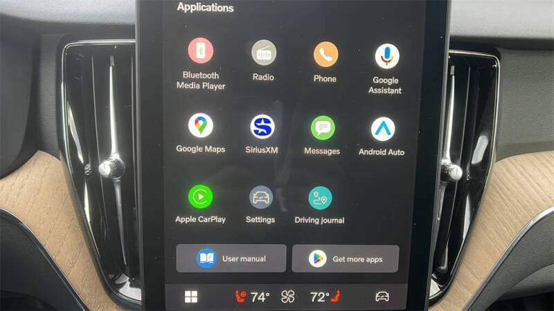 2026 Volvo XC60 B5 Plus