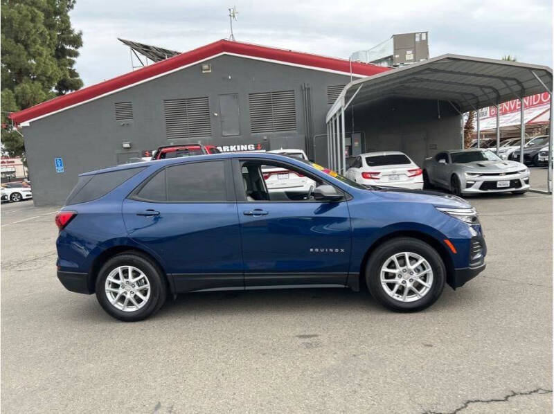 2022 Chevrolet Equinox for sale at Carros Usados Fresno in Fresno CA