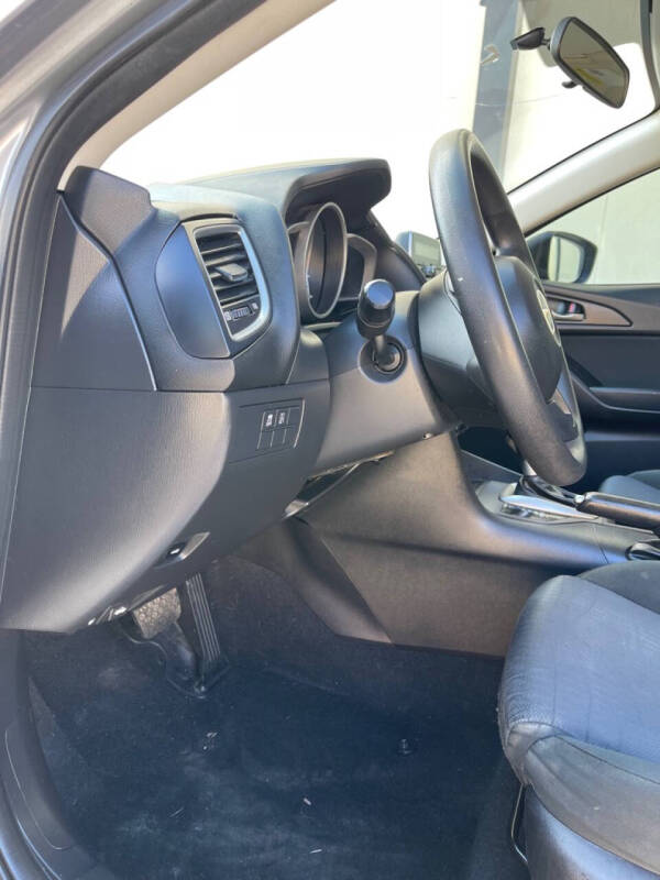 2014 Mazda MAZDA3 i SV