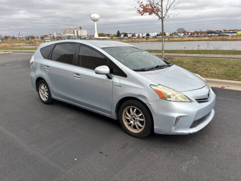 2014 Toyota Prius v Two