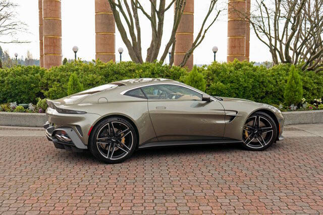 2025 Aston Martin Vantage