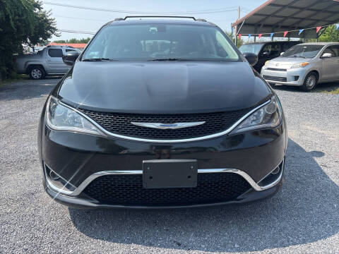 2017 Chrysler Pacifica Touring-L