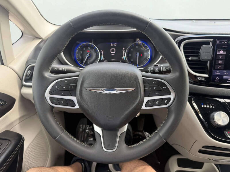 2022 Chrysler Pacifica Touring L