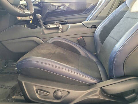 2025 Ford Mustang Dark Horse