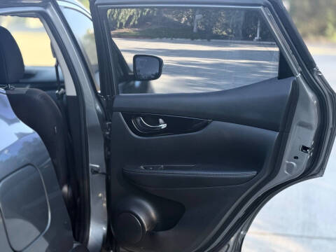 2017 Nissan Rogue Sport SV