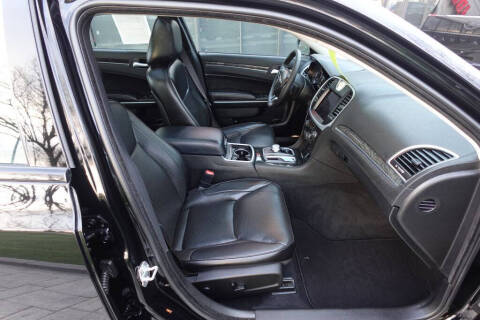 2023 Chrysler 300 Touring L