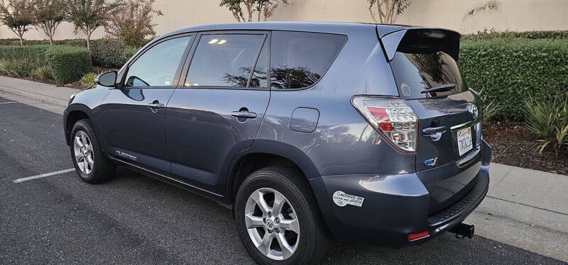2013 Toyota RAV4 EV
