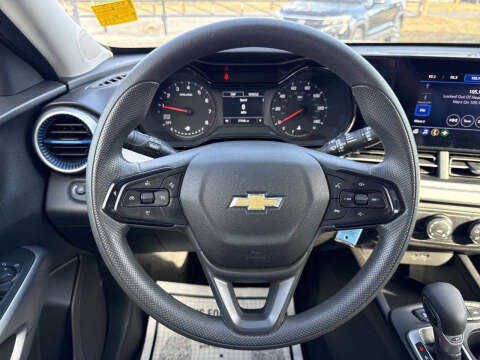 2025 Chevrolet Trax LS