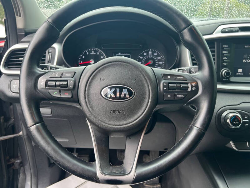 2017 Kia Sorento LX
