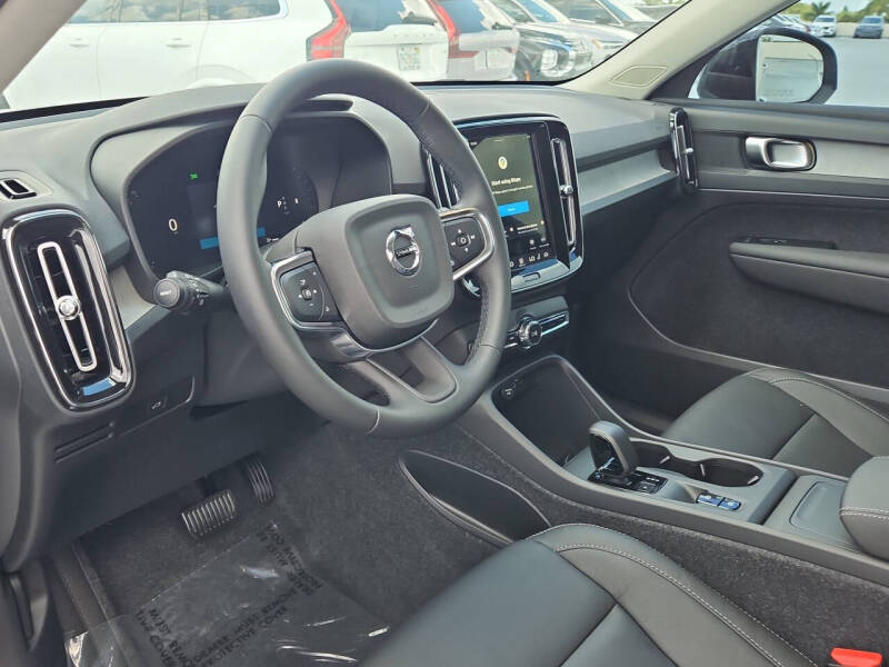 2026 Volvo XC40 B5 Core