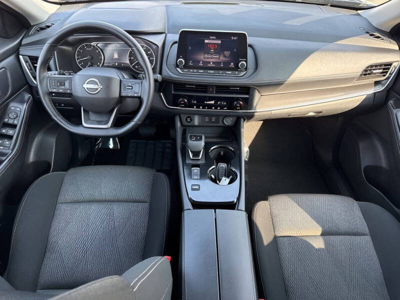 2025 Nissan Rogue SV