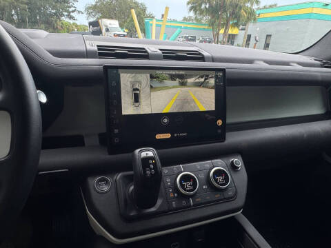 2023 Land Rover Defender 130 SE