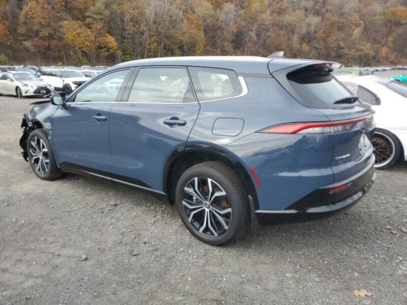 2025 Toyota Crown Signia XLE