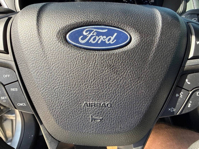 2020 Ford Edge SE